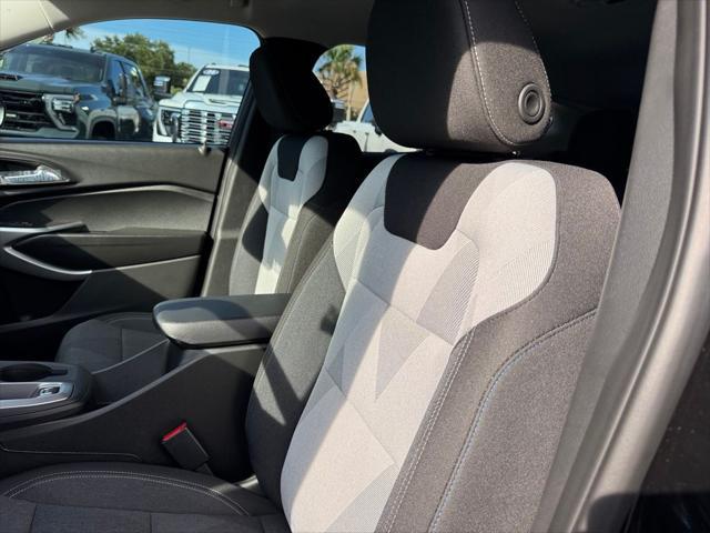 Photo of 2025 Mosaic Black Metallic Chevrolet Trax