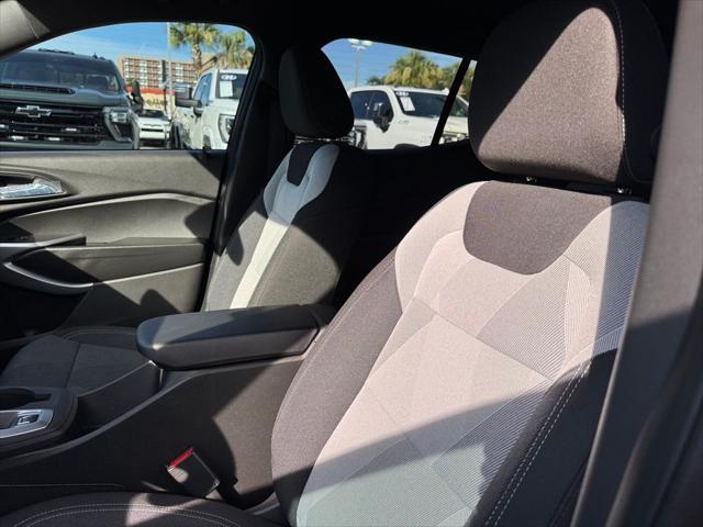 Photo of 2025 Mosaic Black Metallic Chevrolet Trax