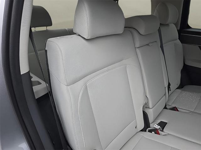 Photo of 2026 Shimmering Silver Hyundai SANTA FE