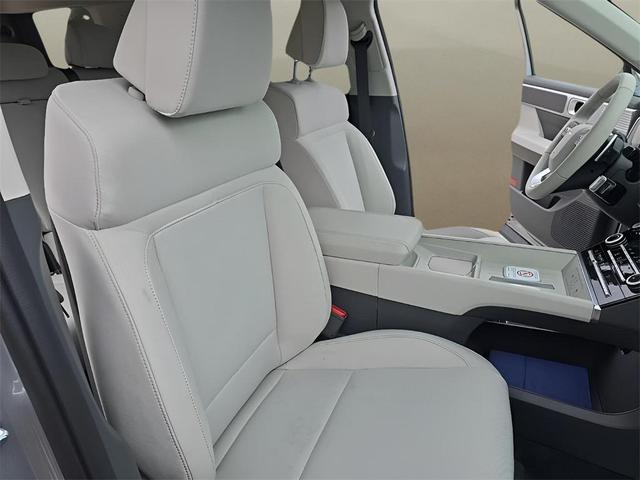 Photo of 2026 Shimmering Silver Hyundai SANTA FE