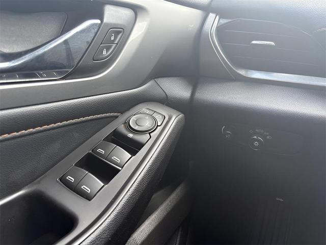 Photo of 2020 Mosaic Black Metallic Chevrolet Traverse