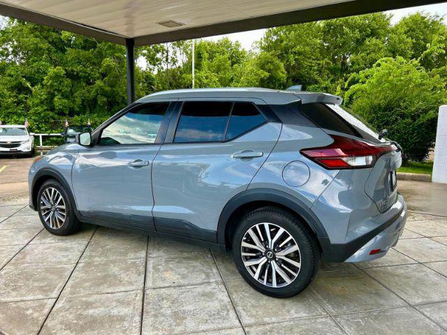 Photo of 2021 Boulder Gray Pearl Nissan Kicks