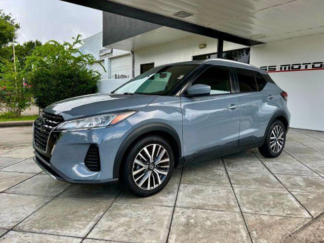 Photo of 2021 Boulder Gray Pearl Nissan Kicks