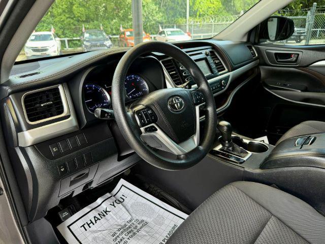 Photo of 2018 Predawn Gray Mica Toyota Highlander