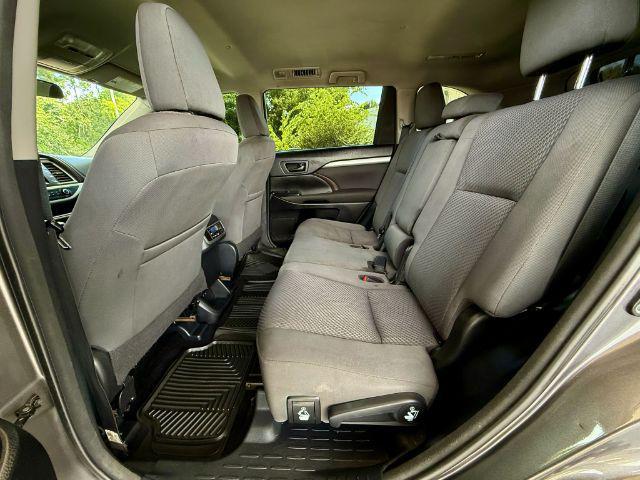 Photo of 2018 Predawn Gray Mica Toyota Highlander