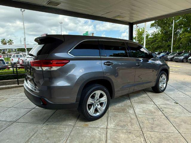 Photo of 2018 Predawn Gray Mica Toyota Highlander