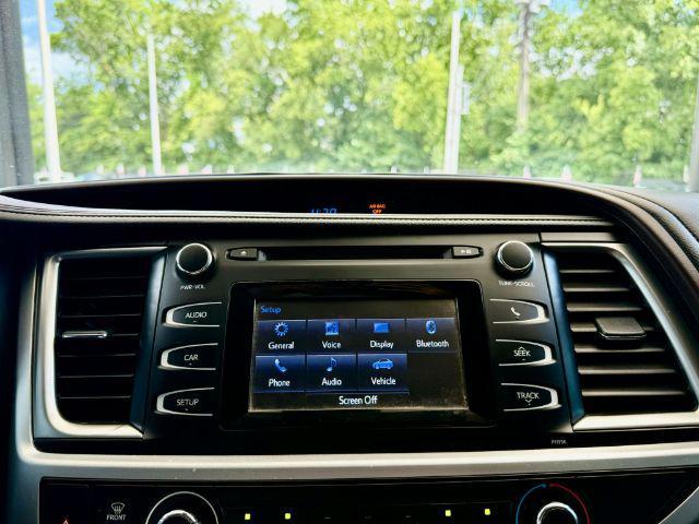 Photo of 2018 Predawn Gray Mica Toyota Highlander