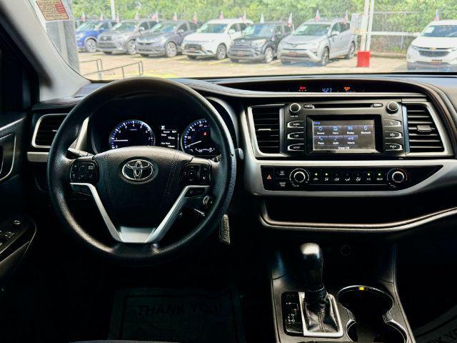 Photo of 2018 Predawn Gray Mica Toyota Highlander