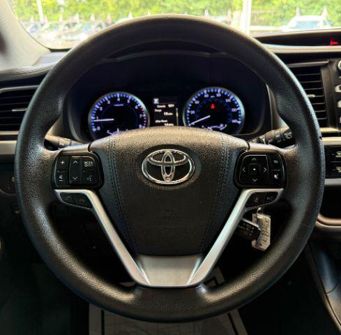 Photo of 2018 Predawn Gray Mica Toyota Highlander