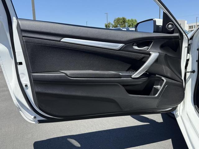 Photo of 2019 Platinum White Pearl Honda Civic
