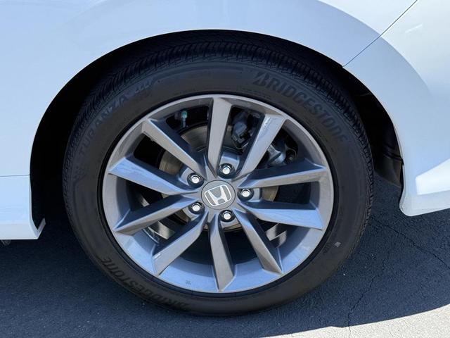 Photo of 2019 Platinum White Pearl Honda Civic
