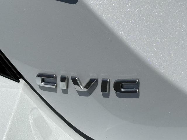 Photo of 2019 Platinum White Pearl Honda Civic
