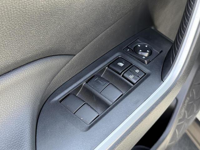 Photo of 2023 Ice Cap Toyota RAV4