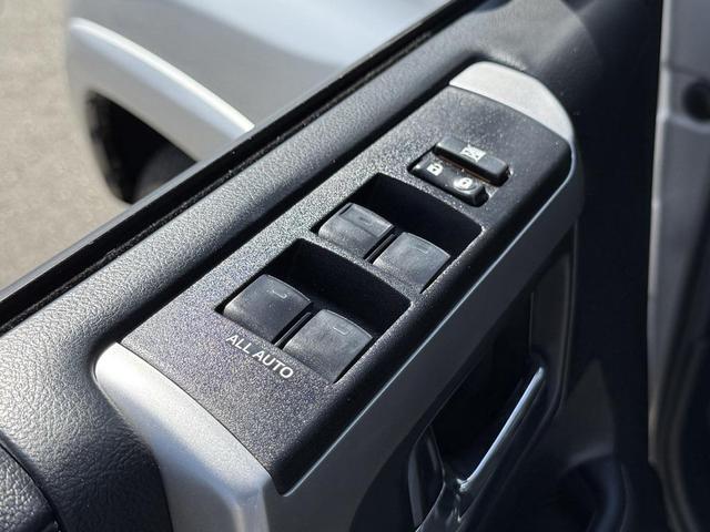 Photo of 2020 Classic Silver Metallic Toyota 4Runner