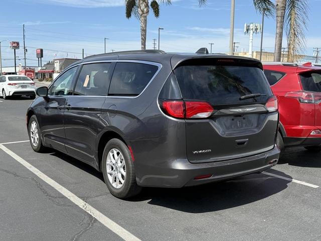 Photo of 2021 Granite Crystal Metallic Clearcoat Chrysler Voyager