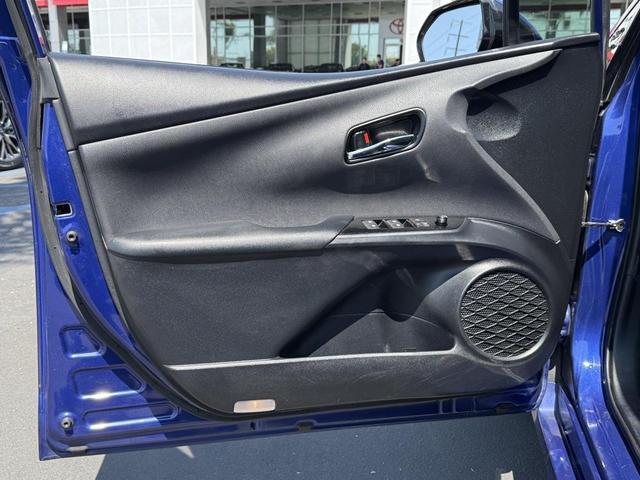 Photo of 2016 Blue Crush Metallic Toyota Prius