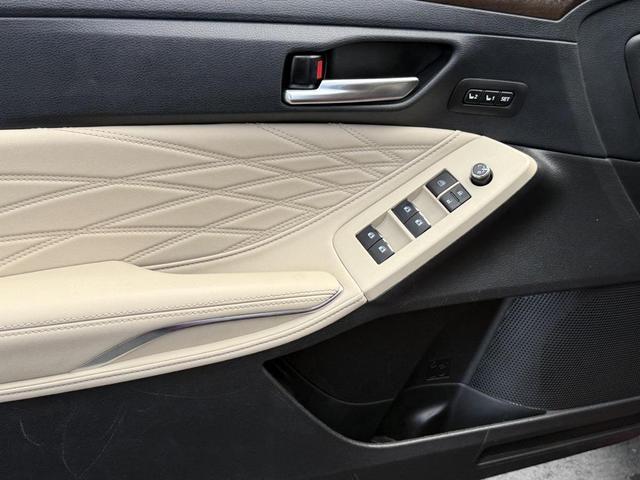 Photo of 2020 Ruby Flare Pearl Toyota Avalon Hybrid