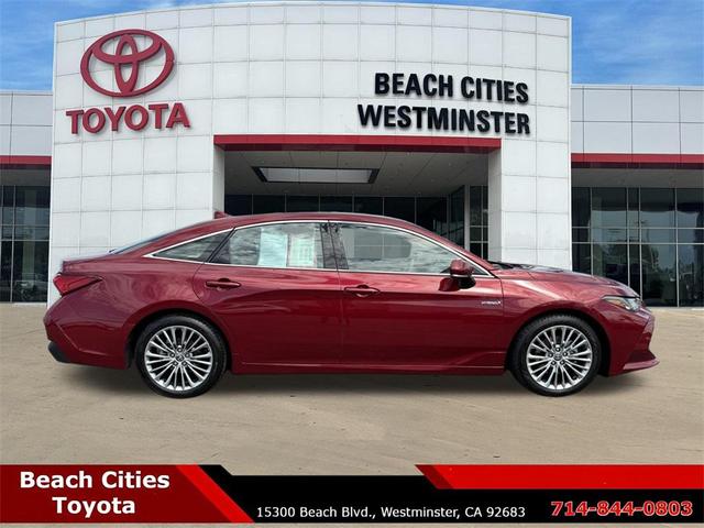 Photo of 2020 Ruby Flare Pearl Toyota Avalon Hybrid