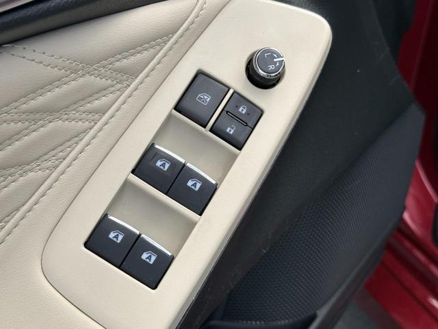 Photo of 2020 Ruby Flare Pearl Toyota Avalon Hybrid