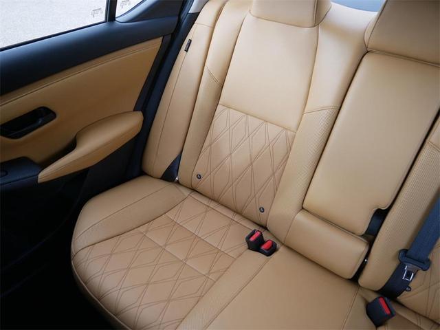 Photo of 2024 Black Nissan Sentra