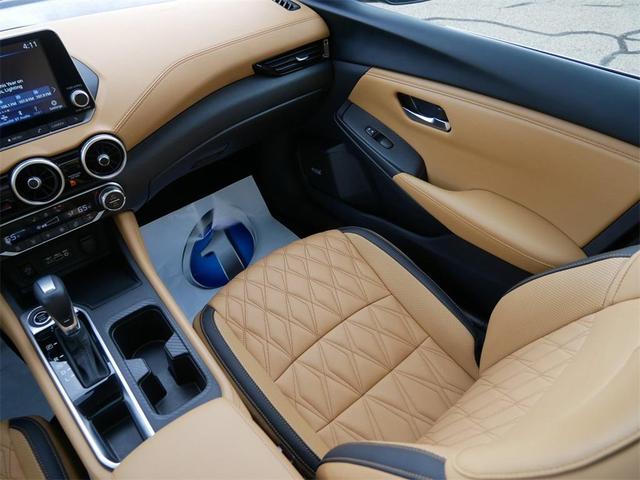 Photo of 2024 Black Nissan Sentra