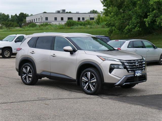 Photo of 2025 Champagne Silve Nissan Rogue