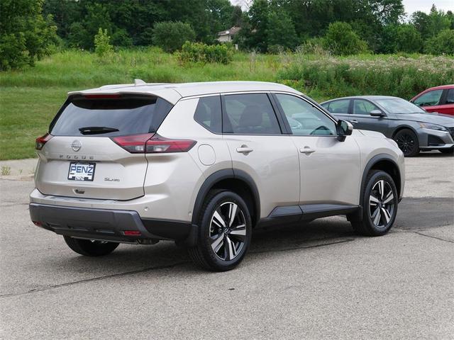 Photo of 2025 Champagne Silve Nissan Rogue
