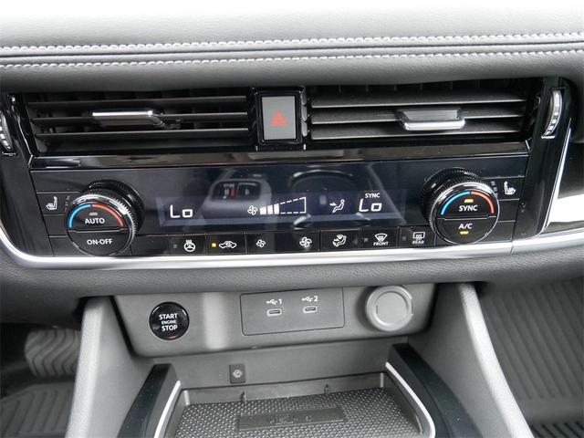 Photo of 2025 Champagne Silve Nissan Rogue