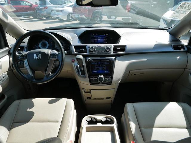 Photo of 2016 White Honda Odyssey