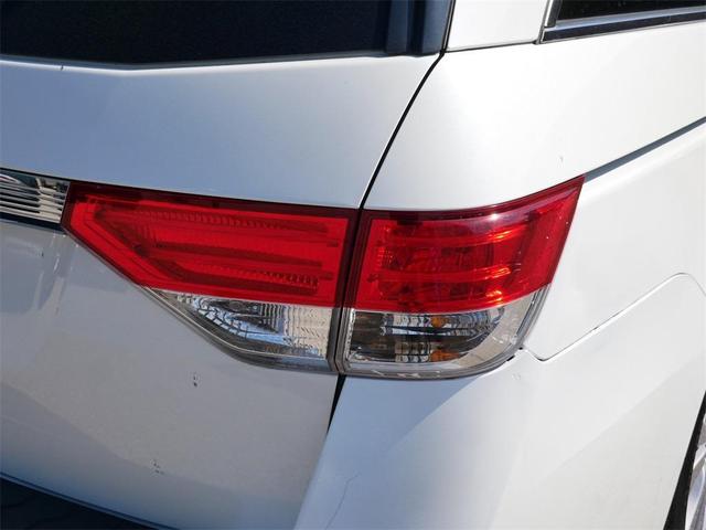 Photo of 2016 White Honda Odyssey
