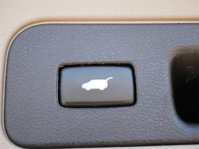 Photo of 2016 White Honda Odyssey