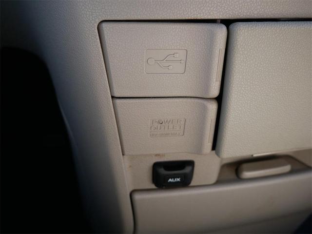 Photo of 2016 White Honda Odyssey