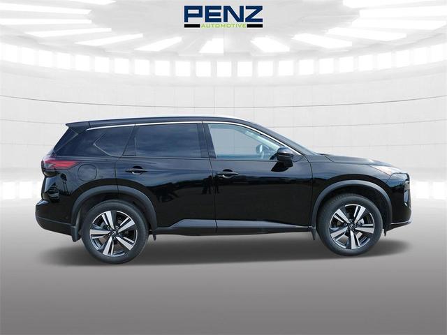 Photo of 2024 Black Nissan Rogue