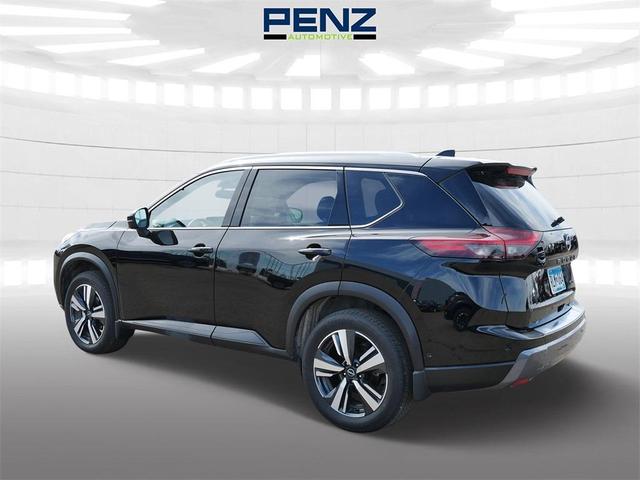 Photo of 2024 Black Nissan Rogue