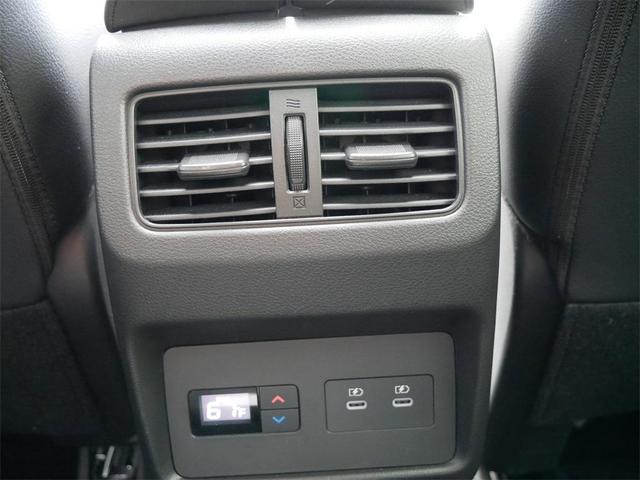 Photo of 2024 Black Nissan Rogue