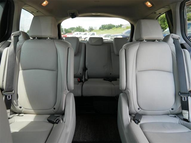 Photo of 2022 Gray Honda Odyssey