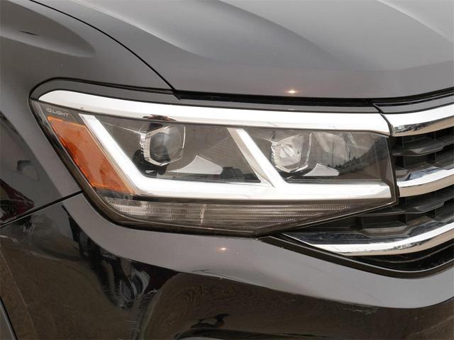 Photo of 2021 Deep Black Pearl Effect Volkswagen Atlas