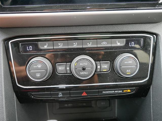 Photo of 2021 Deep Black Pearl Effect Volkswagen Atlas
