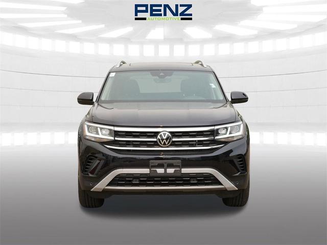 Photo of 2021 Deep Black Pearl Effect Volkswagen Atlas