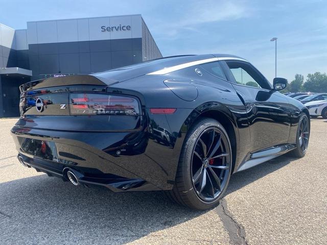 Photo of 2025 Black (P) Nissan Z