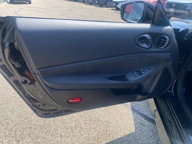 Photo of 2025 Black (P) Nissan Z