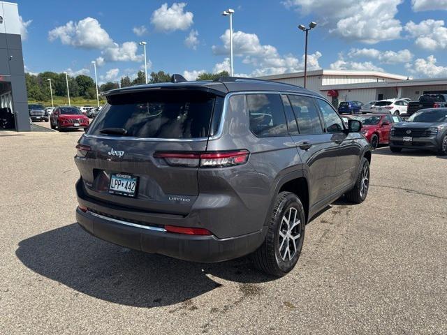 Photo of 2023 Metallic Jeep Grand Cherokee L
