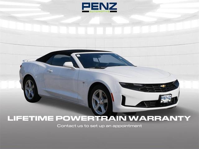 Photo of 2023 Summit White Chevrolet Camaro