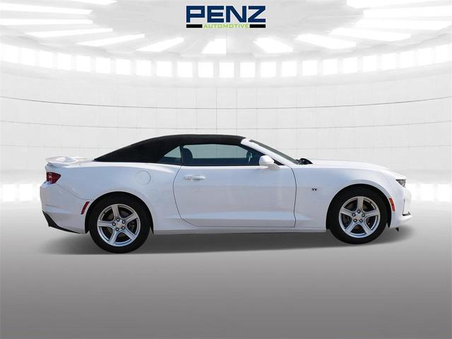 Photo of 2023 Summit White Chevrolet Camaro