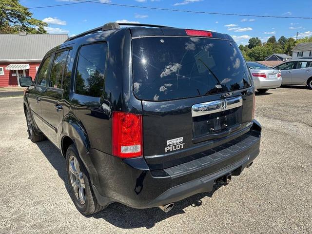 Photo of 2014 Black Honda Pilot