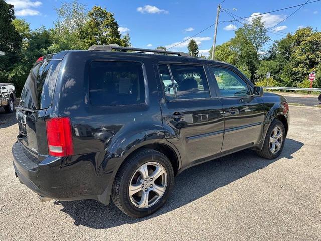 Photo of 2014 Black Honda Pilot