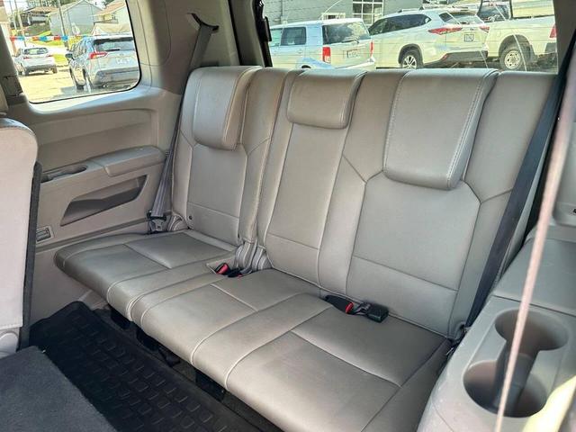 Photo of 2014 Black Honda Pilot