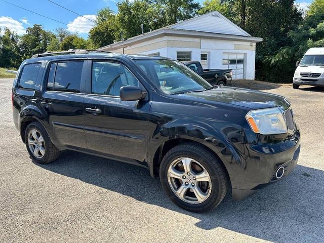 Photo of 2014 Black Honda Pilot