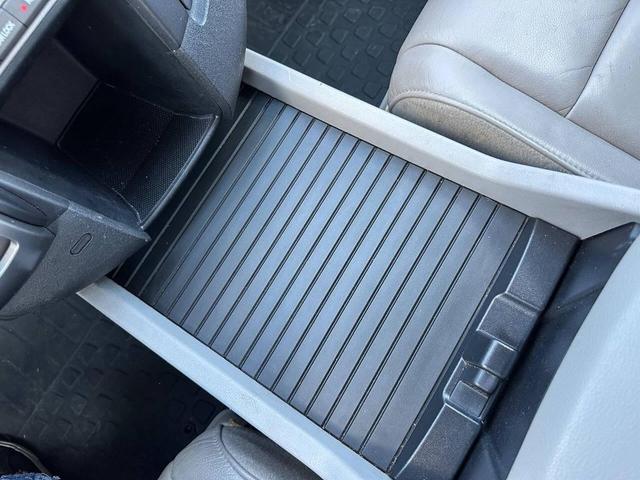 Photo of 2014 Black Honda Pilot