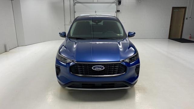 Photo of 2023 Blue Ford Escape